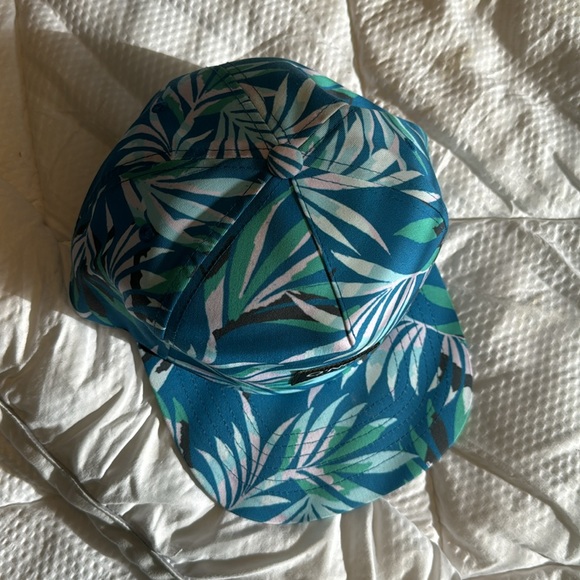 O’Neill tropical print adjustable baseball hat cap visor! Never worn brand new - Picture 2 of 4